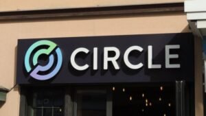 circle-defends-usdc-economics-as-stablecoin-rivals-court-its-partners-with-bigger-cut