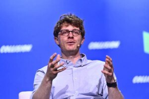 recursive-launches-flint,-a-laptop-coding-model-it-says-was-largely-built-by-ai