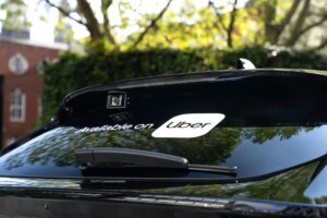 uber-puts-all-30,000-employees-on-chatgpt-work